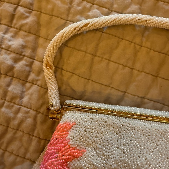 VINTAGE BEADED PURSE WHITE PINK FLOWERS - Picture 4 of 6